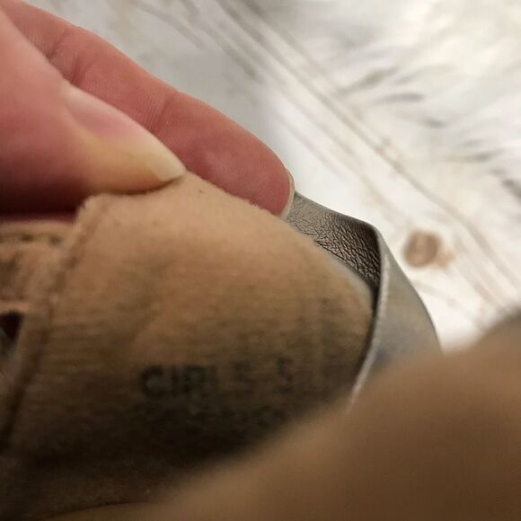 D Report Gladiator Girls Metallic‎ Silver Sandals size 5 - Picture 8 of 8